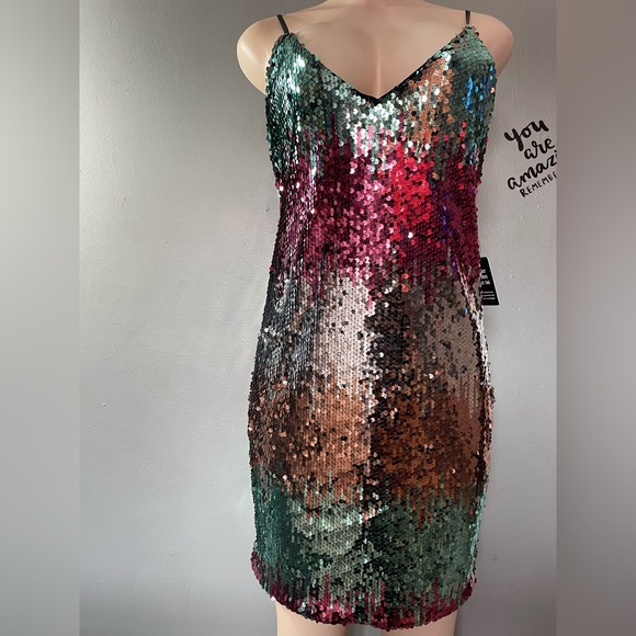 Dress - Picture 1 of 2